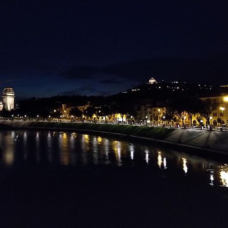 Across The River And Into The Trees Verona Dış mekan fotoğraf