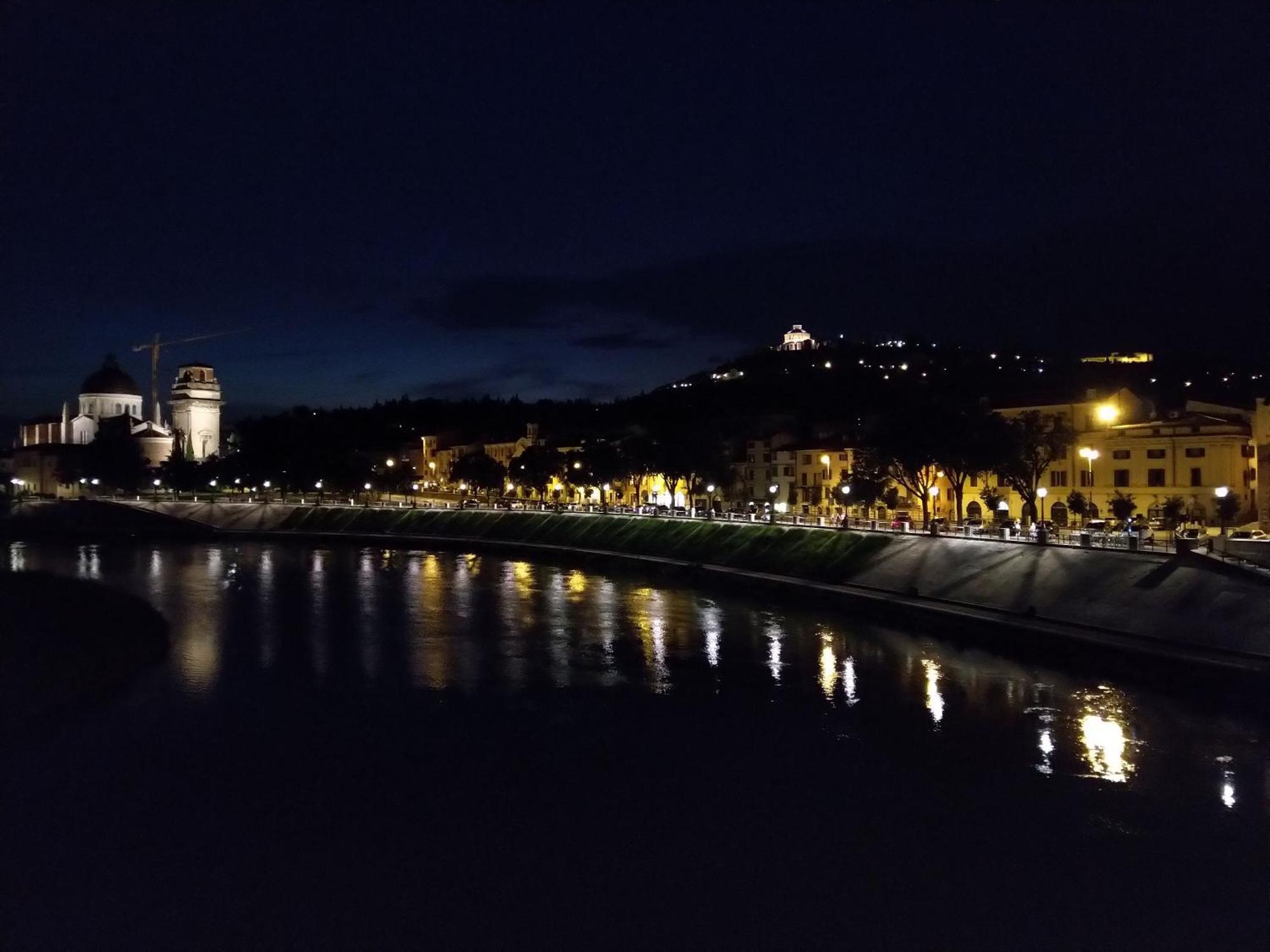 Across The River And Into The Trees Verona Dış mekan fotoğraf
