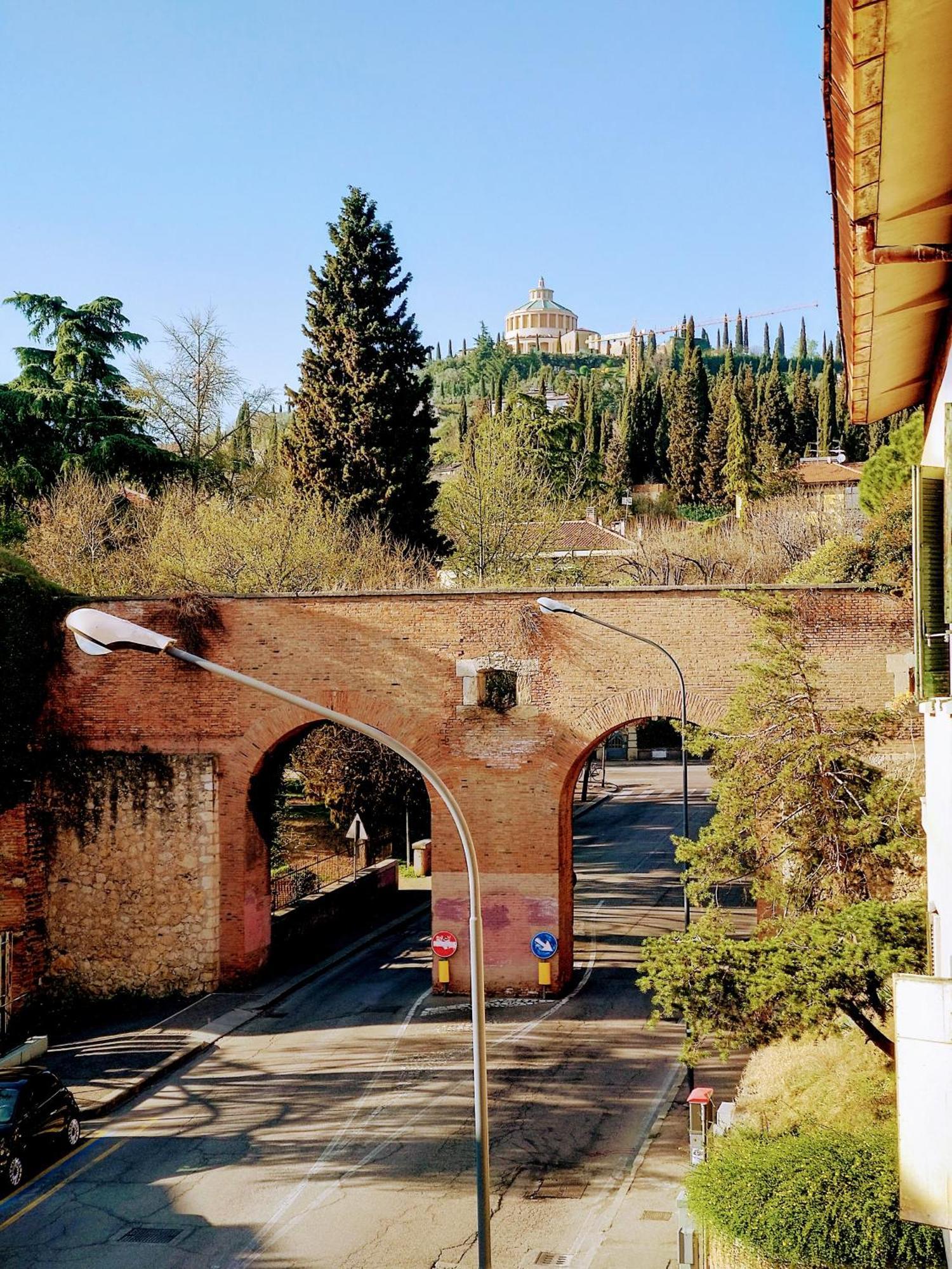 Across The River And Into The Trees Verona Dış mekan fotoğraf